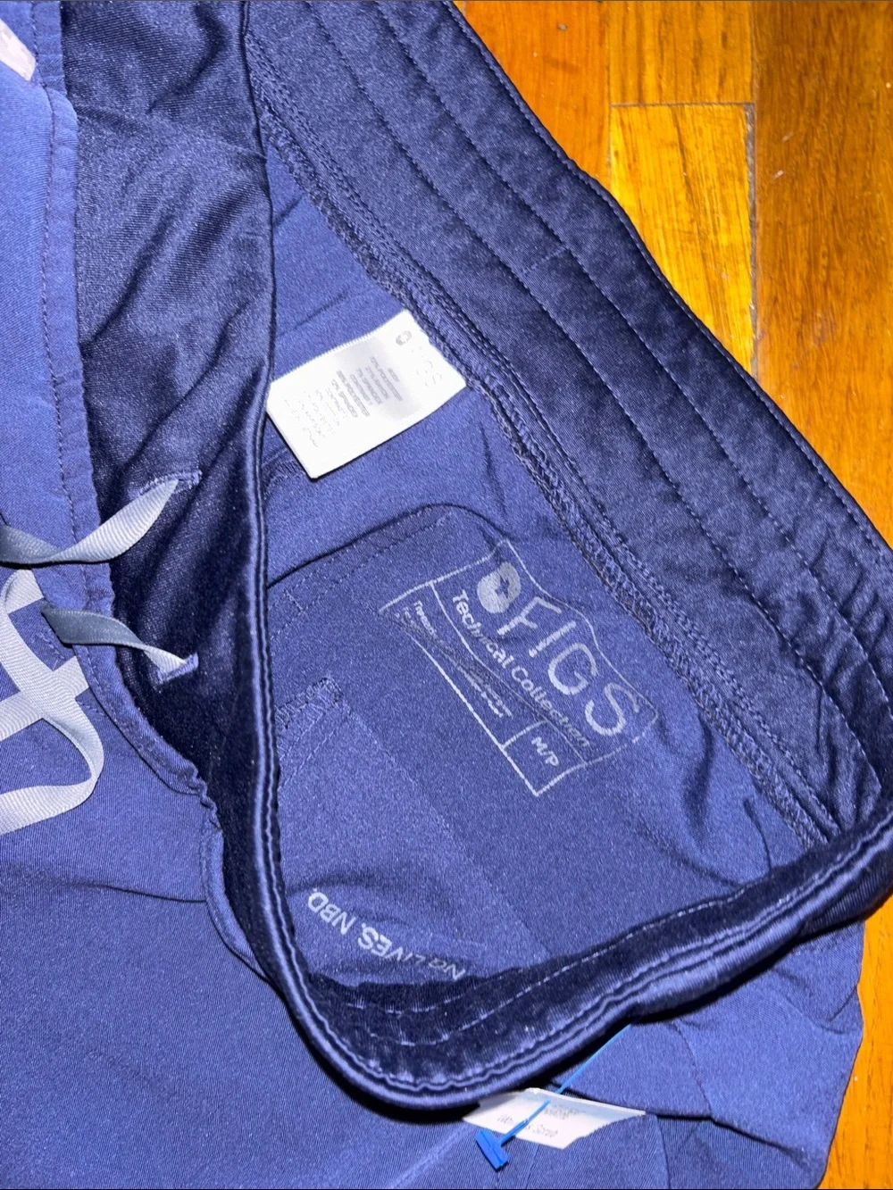 Figs Navy Women's Jogger pant scrub MP - damaged zipper cargo pocket